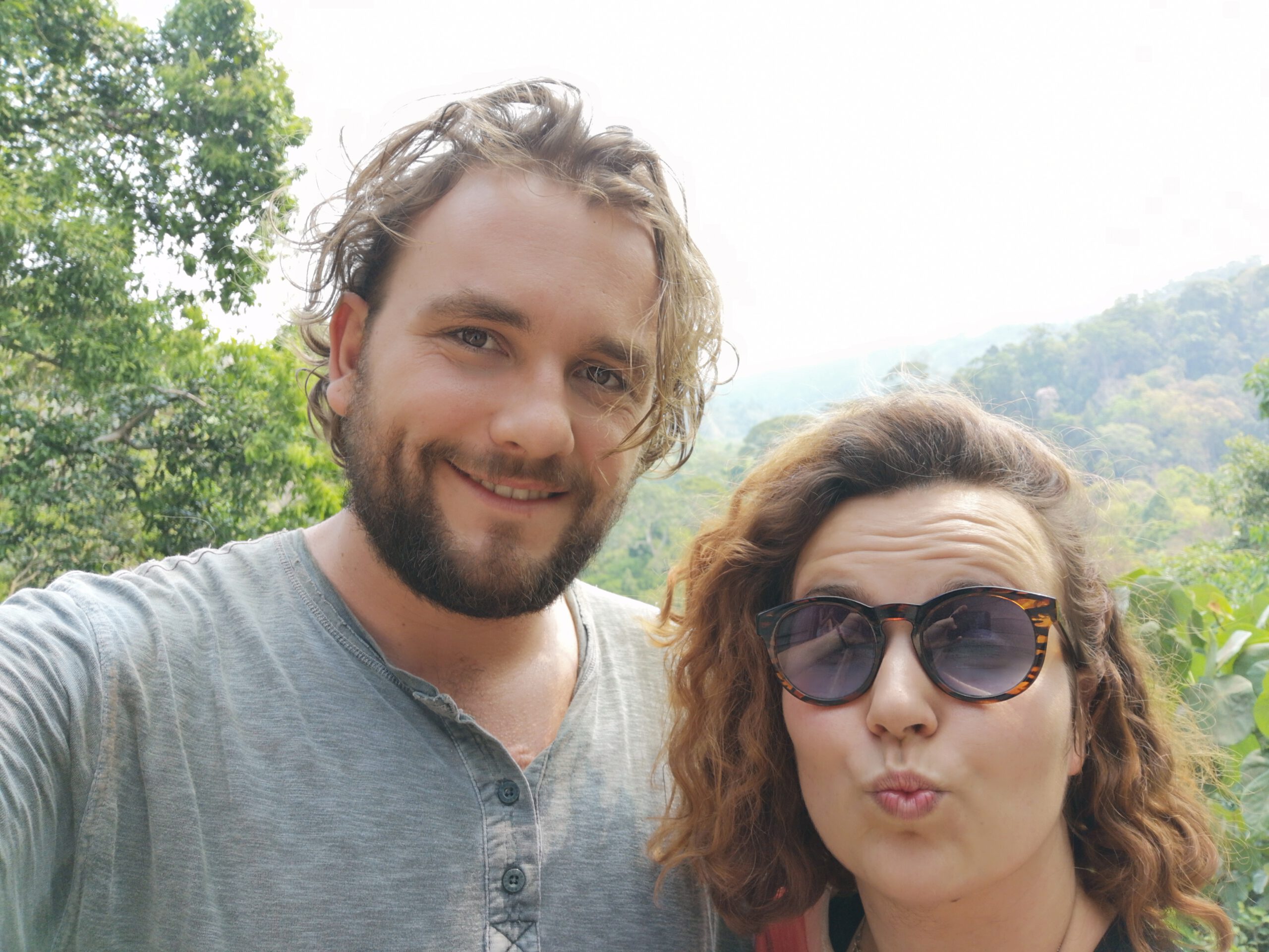 Flo und Sahra in Mondulkiri, Kambodscha.